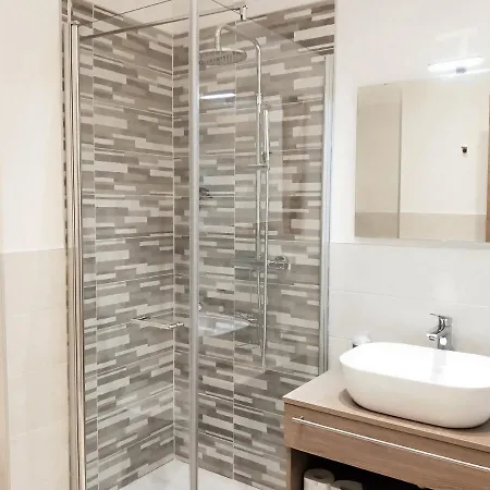 Via Poma Apartments&rooms *