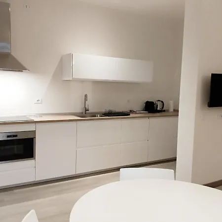 Διαμέρισμα Via Poma Apartments&rooms *