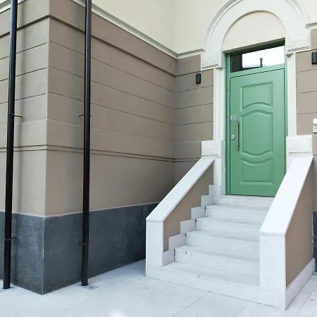 Via Poma Apartments&rooms Верона