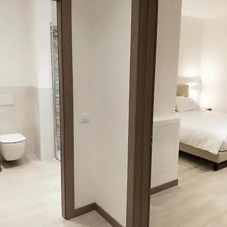 Via Poma Apartments&rooms 베로나